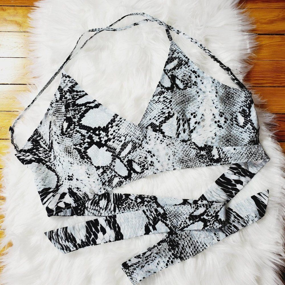 Snake Skin Pattern Halter Crop Top With Criss Cross Front and Back Ties Sz XL